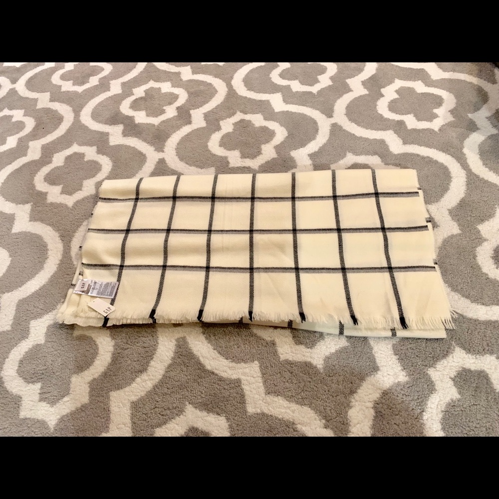 Brand new Gap wrap